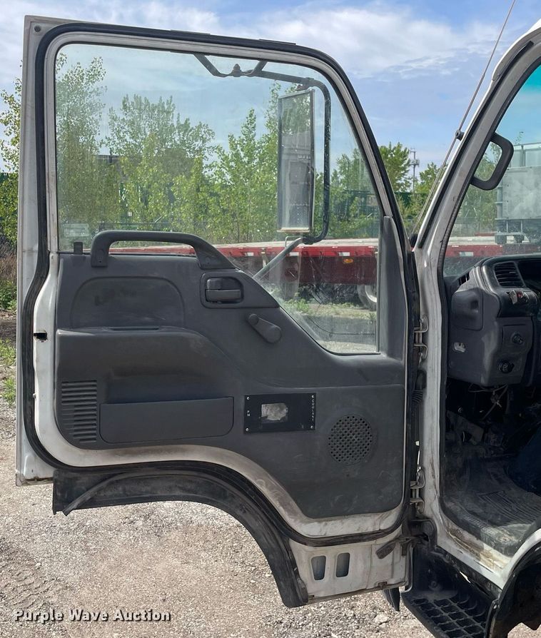 image for item DL3766 2005 GMC W4500  box truck