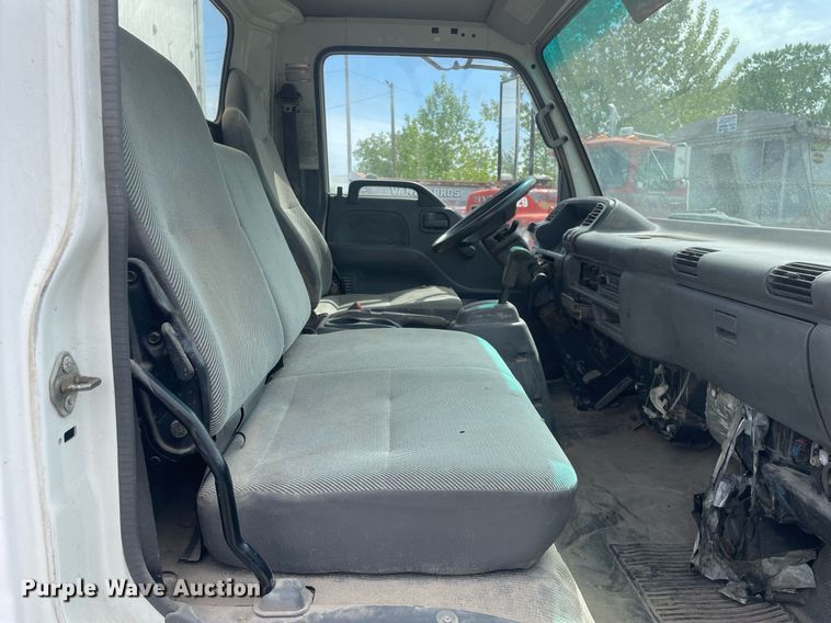 image for item DL3766 2005 GMC W4500  box truck