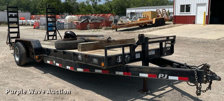 image for item DL3825 2017 PJ Trailers C8202  equipment trailer