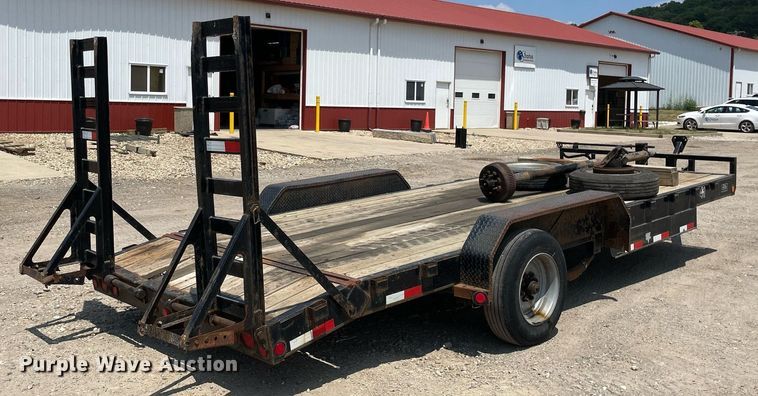 image for item DL3825 2017 PJ Trailers C8202  equipment trailer