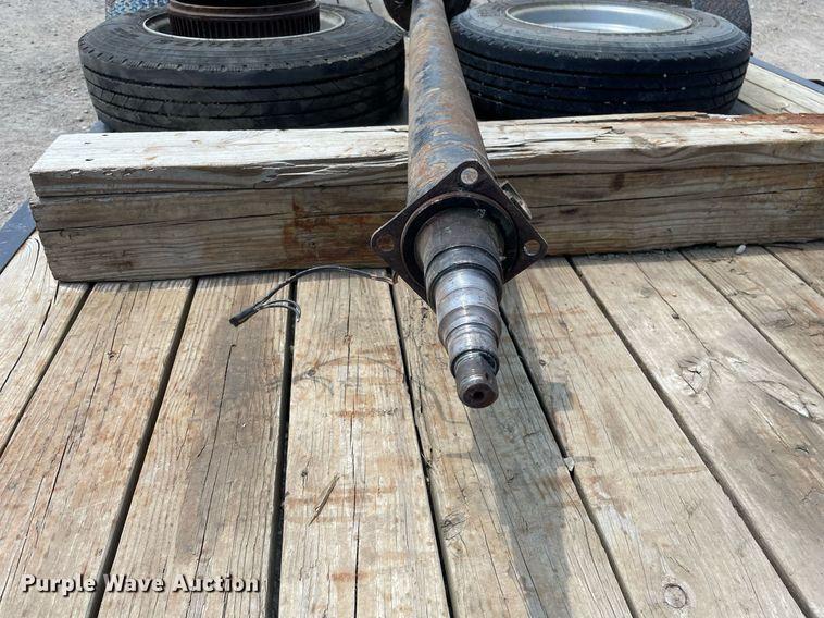 image for item DL3825 2017 PJ Trailers C8202  equipment trailer