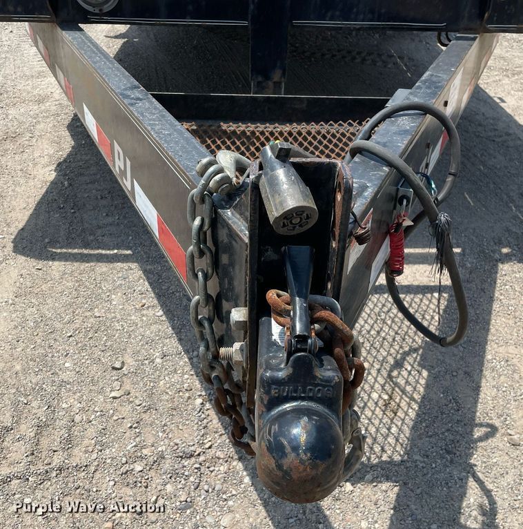 image for item DL3825 2017 PJ Trailers C8202  equipment trailer