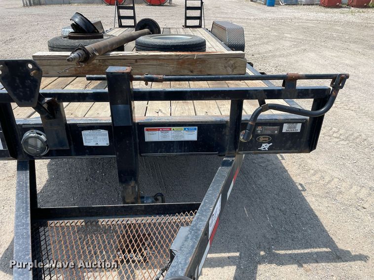 image for item DL3825 2017 PJ Trailers C8202  equipment trailer