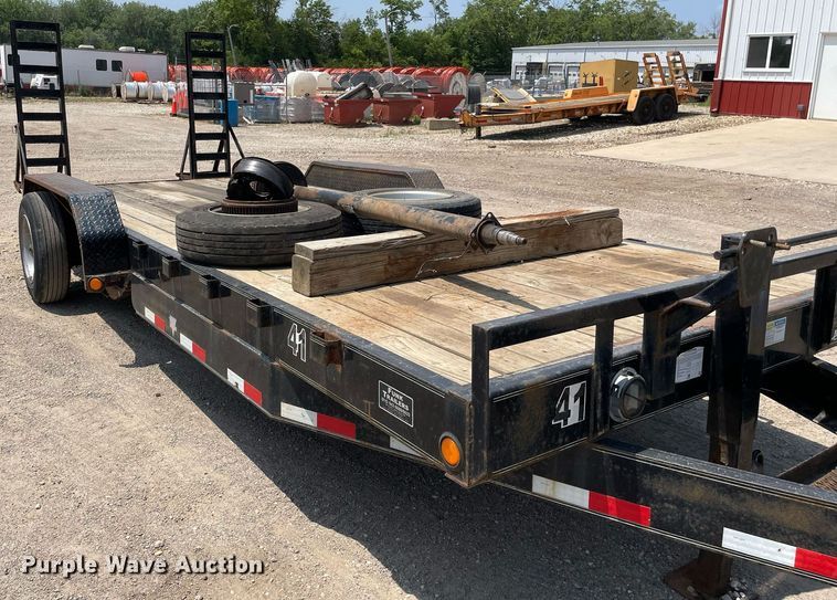 image for item DL3825 2017 PJ Trailers C8202  equipment trailer