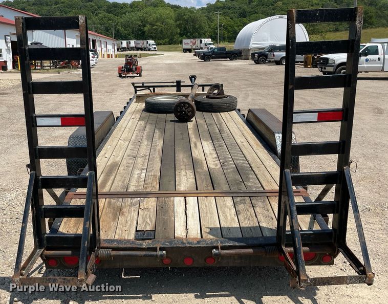 image for item DL3825 2017 PJ Trailers C8202  equipment trailer