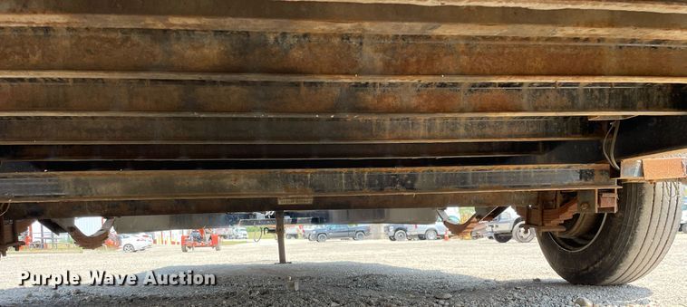 image for item DL3825 2017 PJ Trailers C8202  equipment trailer