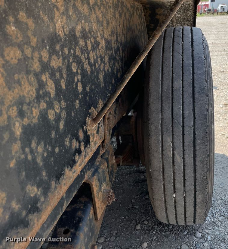 image for item DL3825 2017 PJ Trailers C8202  equipment trailer