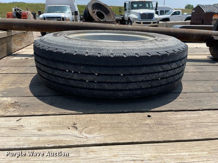 image for item DL3825 2017 PJ Trailers C8202  equipment trailer