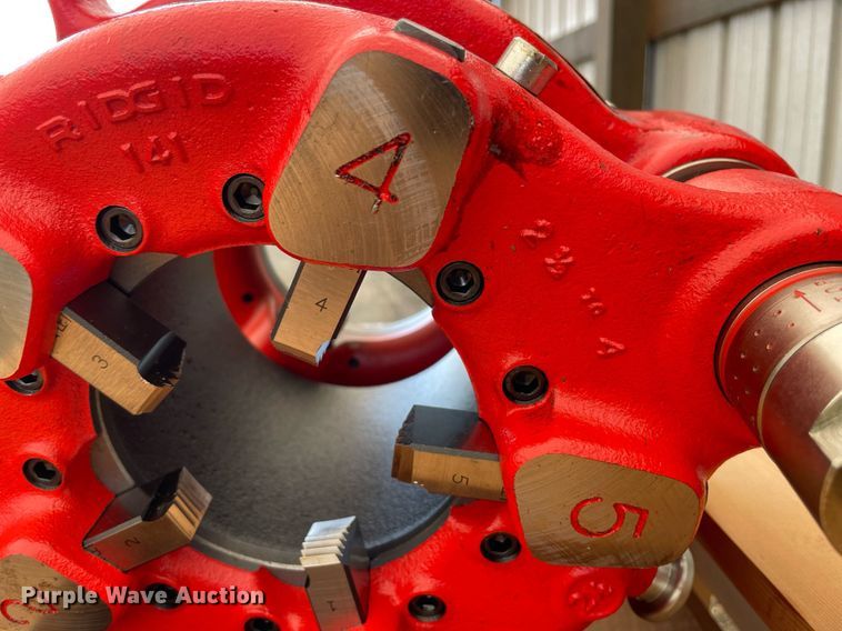 image for item DL3842 Ridgid 141  manual pipe threader