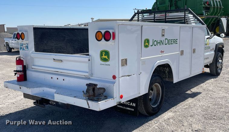 image for item DN4696 2001 GMC Sierra 3500  utility bed pickup truck