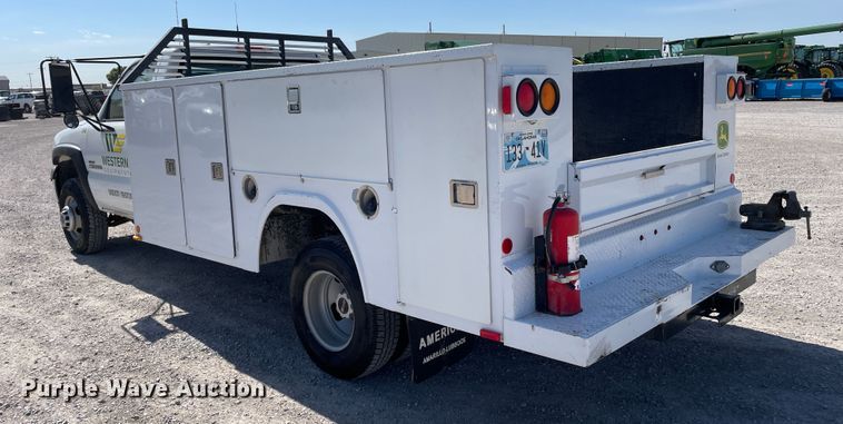 image for item DN4696 2001 GMC Sierra 3500  utility bed pickup truck