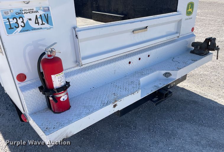 image for item DN4696 2001 GMC Sierra 3500  utility bed pickup truck