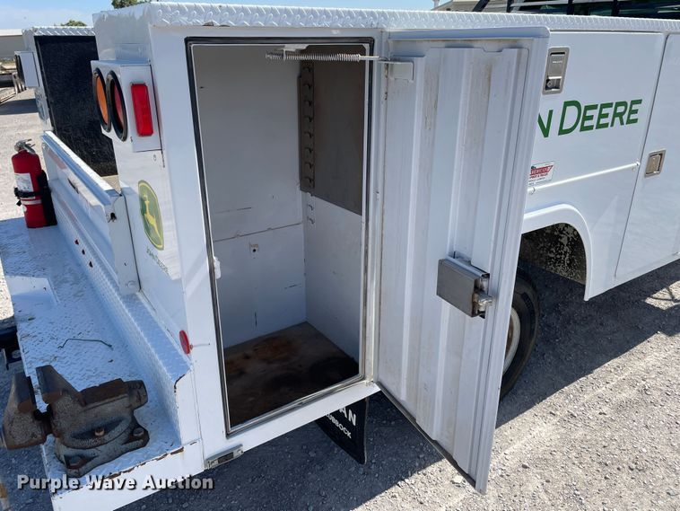 image for item DN4696 2001 GMC Sierra 3500  utility bed pickup truck