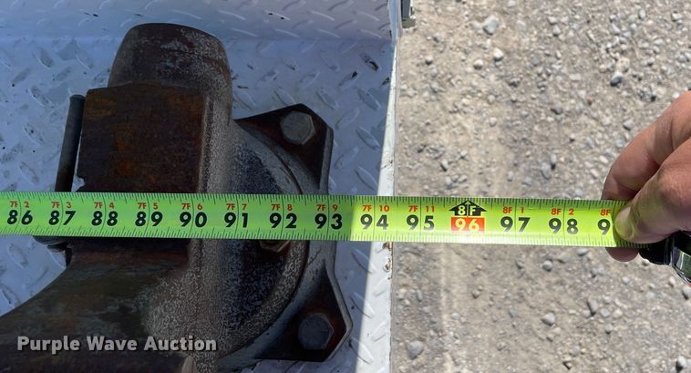 image for item DN4696 2001 GMC Sierra 3500  utility bed pickup truck