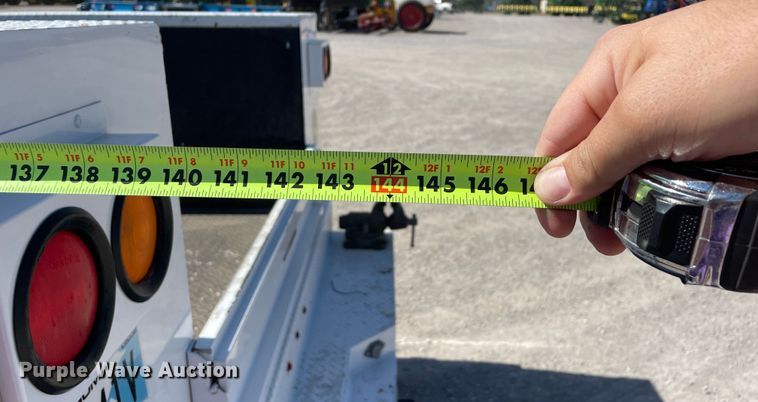 image for item DN4696 2001 GMC Sierra 3500  utility bed pickup truck