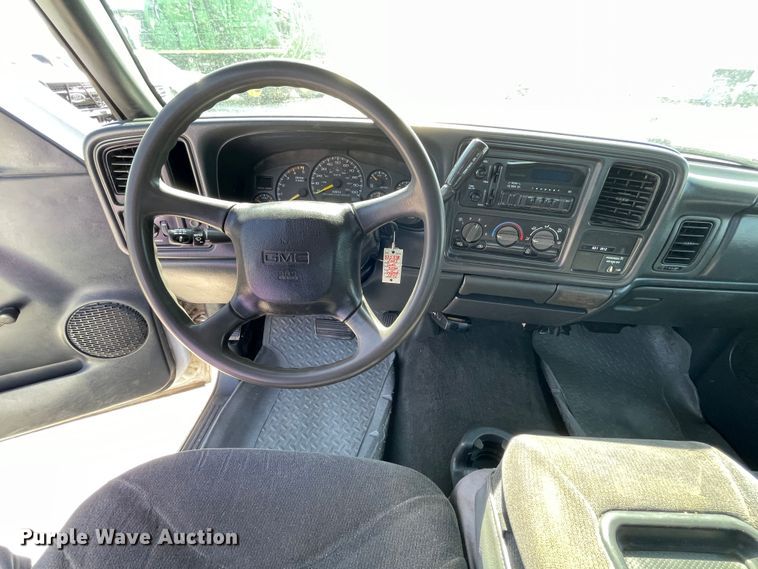 image for item DN4696 2001 GMC Sierra 3500  utility bed pickup truck