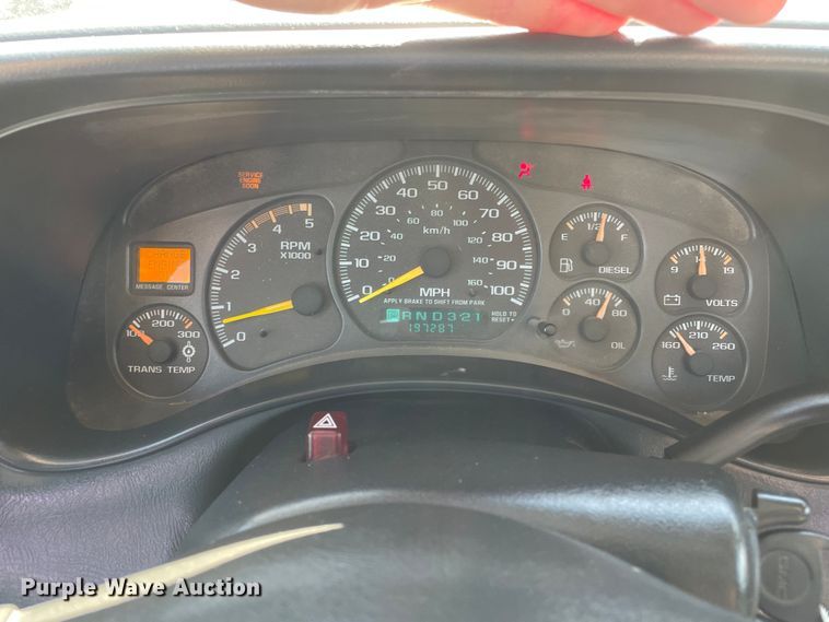 image for item DN4696 2001 GMC Sierra 3500  utility bed pickup truck