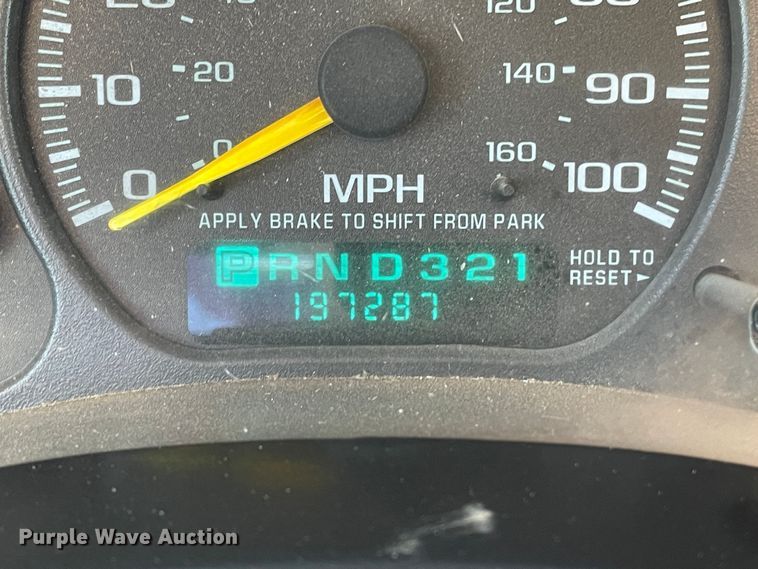 image for item DN4696 2001 GMC Sierra 3500  utility bed pickup truck