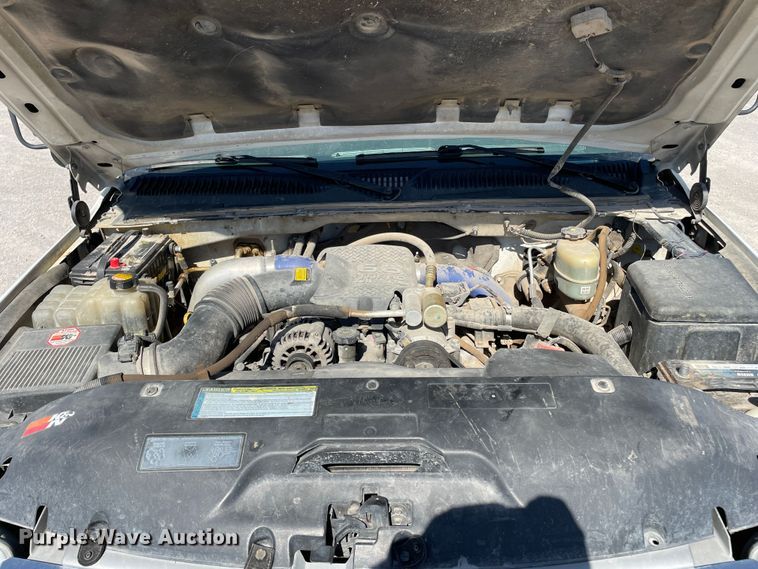 image for item DN4696 2001 GMC Sierra 3500  utility bed pickup truck