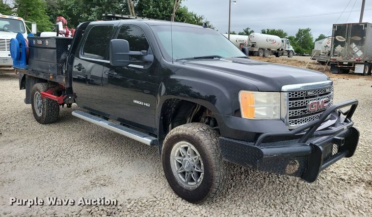 image for item DN6340 2013 GMC Sierra 3500HD  Crew Cab flatbed pickup truck with fuel delivery system