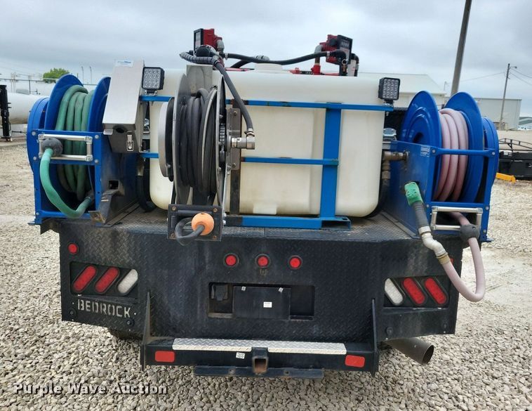 image for item DN6340 2013 GMC Sierra 3500HD  Crew Cab flatbed pickup truck with fuel delivery system