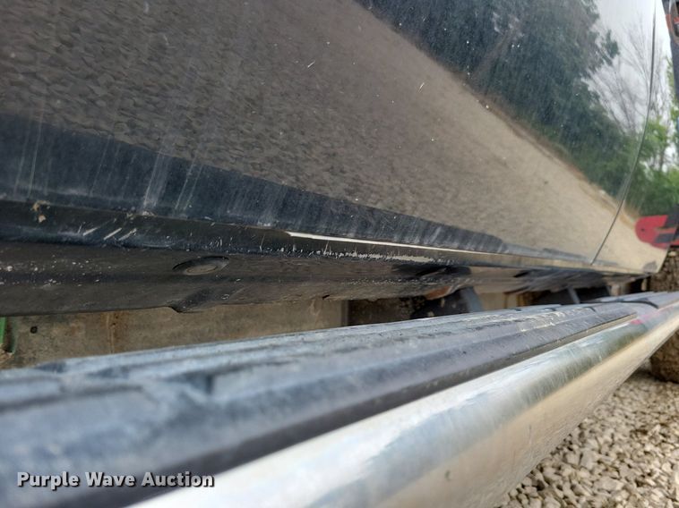 image for item DN6340 2013 GMC Sierra 3500HD  Crew Cab flatbed pickup truck with fuel delivery system