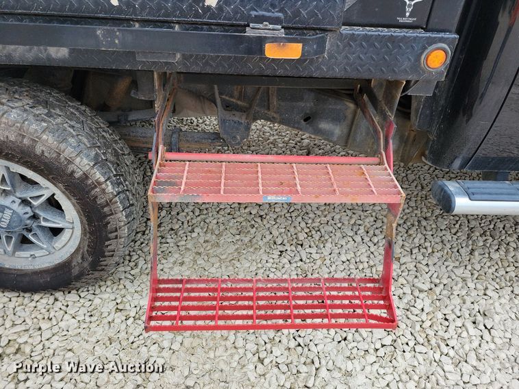 image for item DN6340 2013 GMC Sierra 3500HD  Crew Cab flatbed pickup truck with fuel delivery system