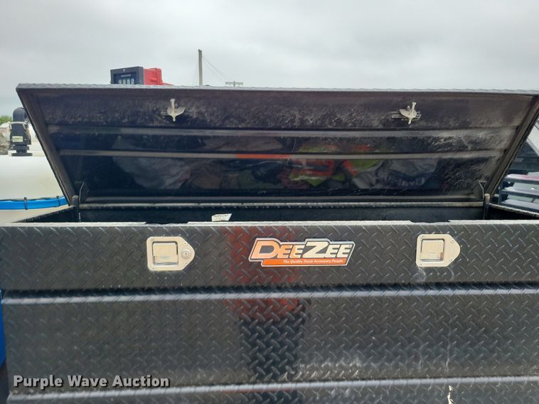 image for item DN6340 2013 GMC Sierra 3500HD  Crew Cab flatbed pickup truck with fuel delivery system