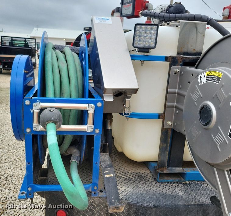 image for item DN6340 2013 GMC Sierra 3500HD  Crew Cab flatbed pickup truck with fuel delivery system