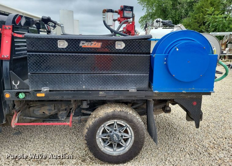 image for item DN6340 2013 GMC Sierra 3500HD  Crew Cab flatbed pickup truck with fuel delivery system