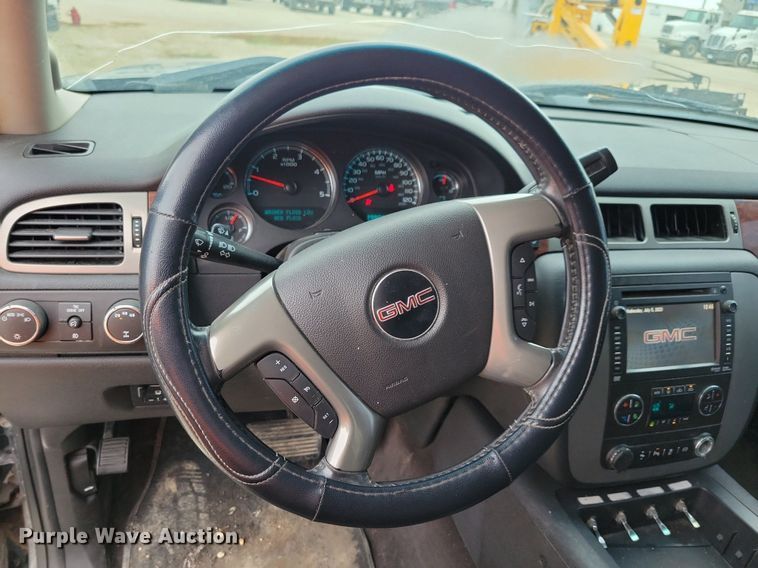 image for item DN6340 2013 GMC Sierra 3500HD  Crew Cab flatbed pickup truck with fuel delivery system