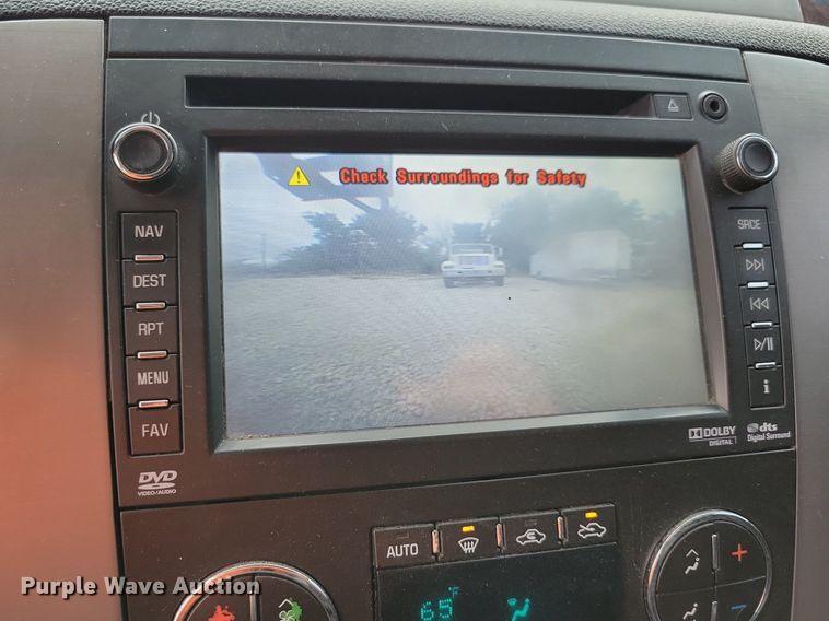 image for item DN6340 2013 GMC Sierra 3500HD  Crew Cab flatbed pickup truck with fuel delivery system