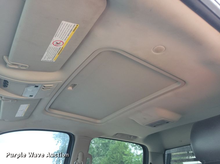 image for item DN6340 2013 GMC Sierra 3500HD  Crew Cab flatbed pickup truck with fuel delivery system