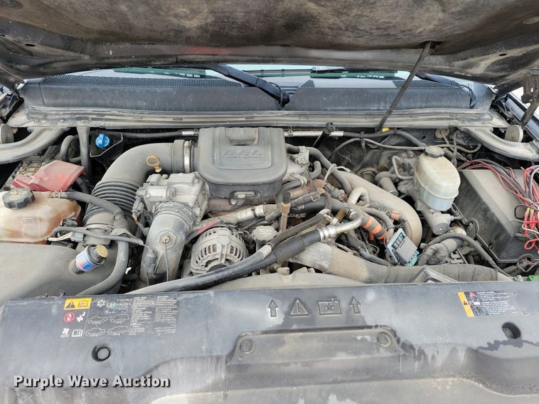 image for item DN6340 2013 GMC Sierra 3500HD  Crew Cab flatbed pickup truck with fuel delivery system