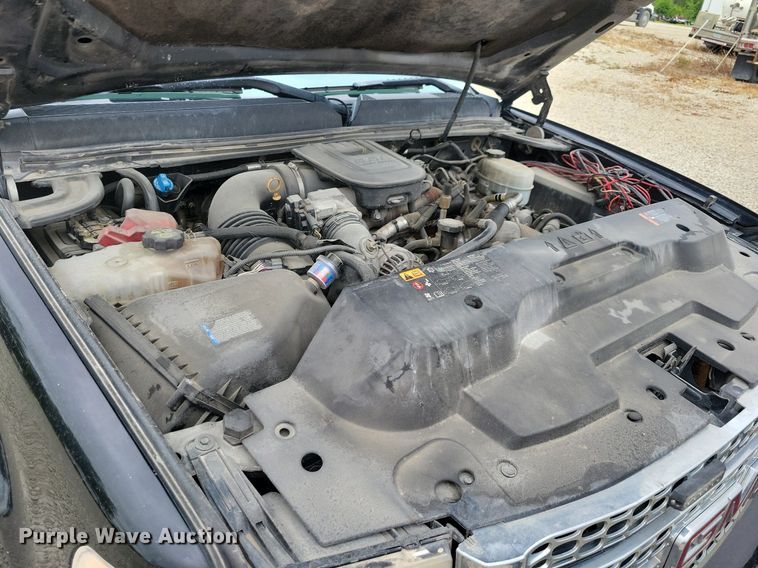 image for item DN6340 2013 GMC Sierra 3500HD  Crew Cab flatbed pickup truck with fuel delivery system