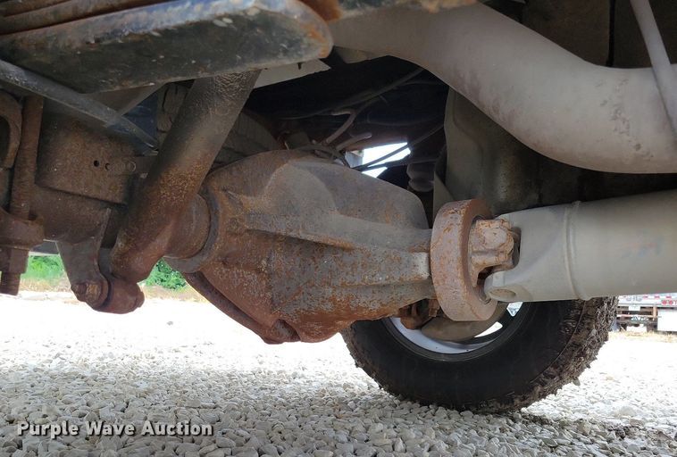 image for item DN6340 2013 GMC Sierra 3500HD  Crew Cab flatbed pickup truck with fuel delivery system