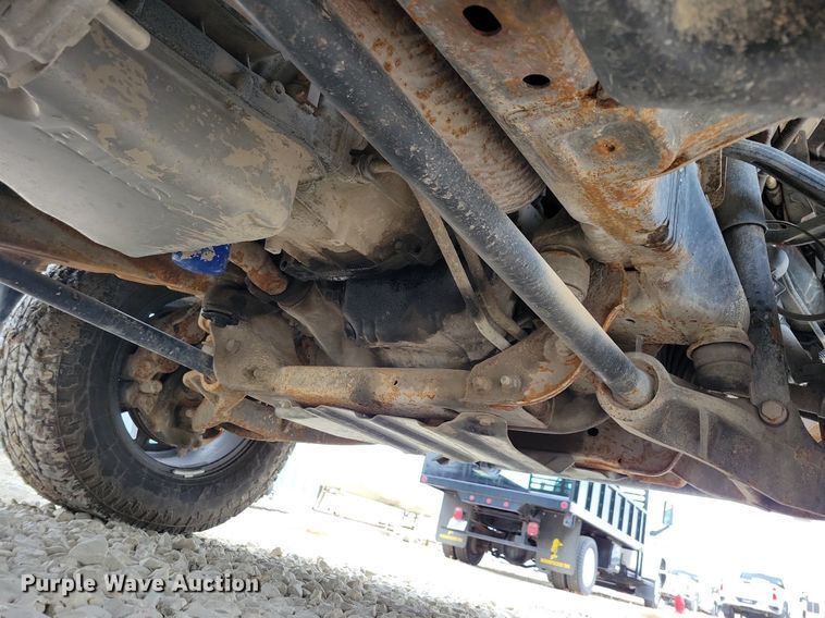 image for item DN6340 2013 GMC Sierra 3500HD  Crew Cab flatbed pickup truck with fuel delivery system