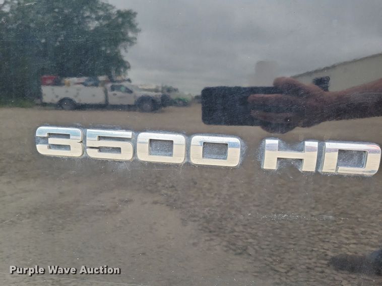 image for item DN6340 2013 GMC Sierra 3500HD  Crew Cab flatbed pickup truck with fuel delivery system