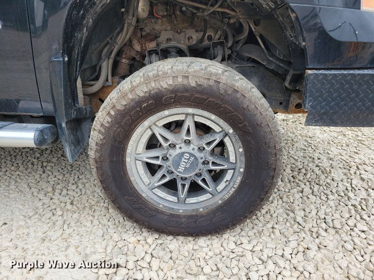 image for item DN6340 2013 GMC Sierra 3500HD  Crew Cab flatbed pickup truck with fuel delivery system