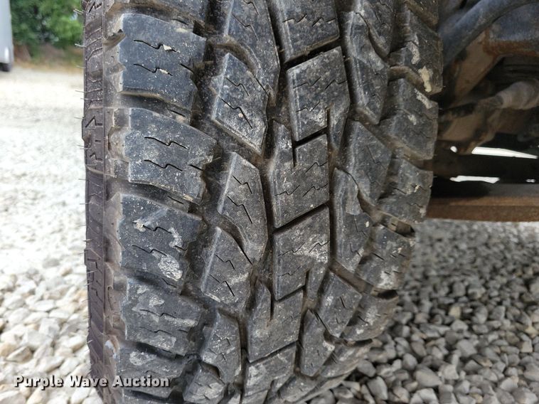 image for item DN6340 2013 GMC Sierra 3500HD  Crew Cab flatbed pickup truck with fuel delivery system