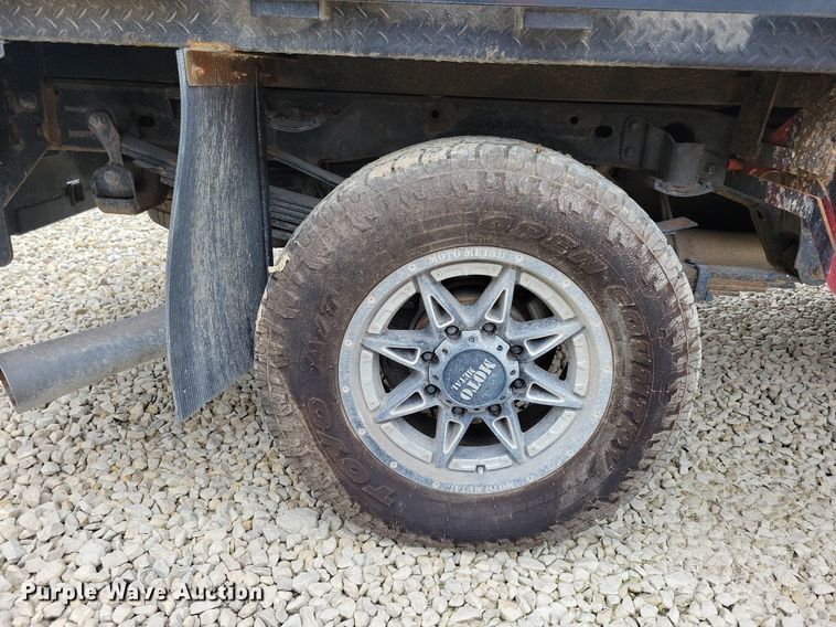 image for item DN6340 2013 GMC Sierra 3500HD  Crew Cab flatbed pickup truck with fuel delivery system