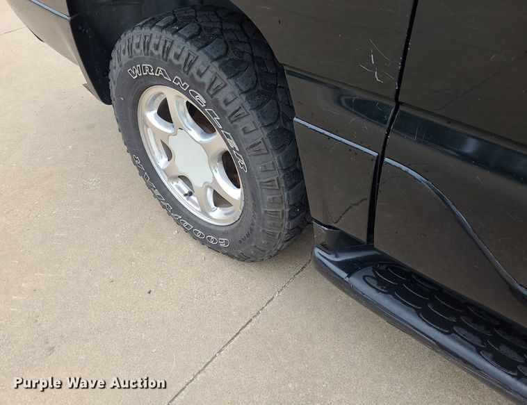 image for item DN8563 2003 GMC Yukon XL Denali  SUV