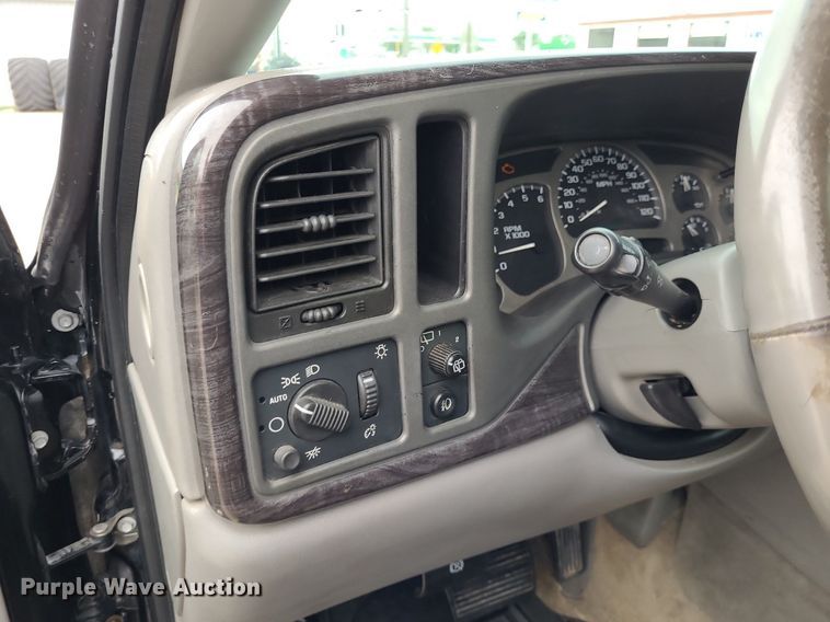 image for item DN8563 2003 GMC Yukon XL Denali  SUV