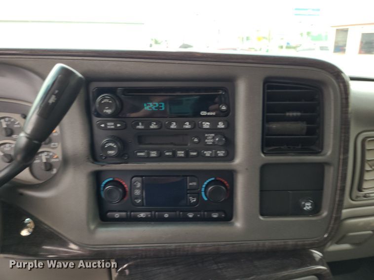 image for item DN8563 2003 GMC Yukon XL Denali  SUV