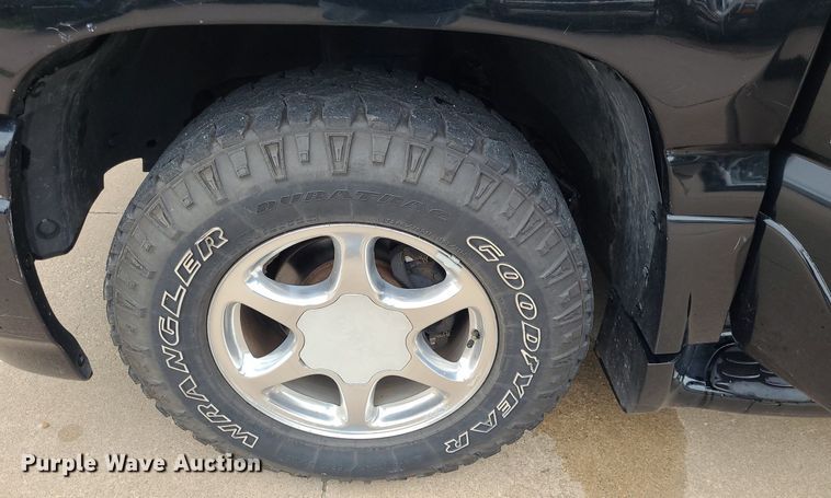 image for item DN8563 2003 GMC Yukon XL Denali  SUV