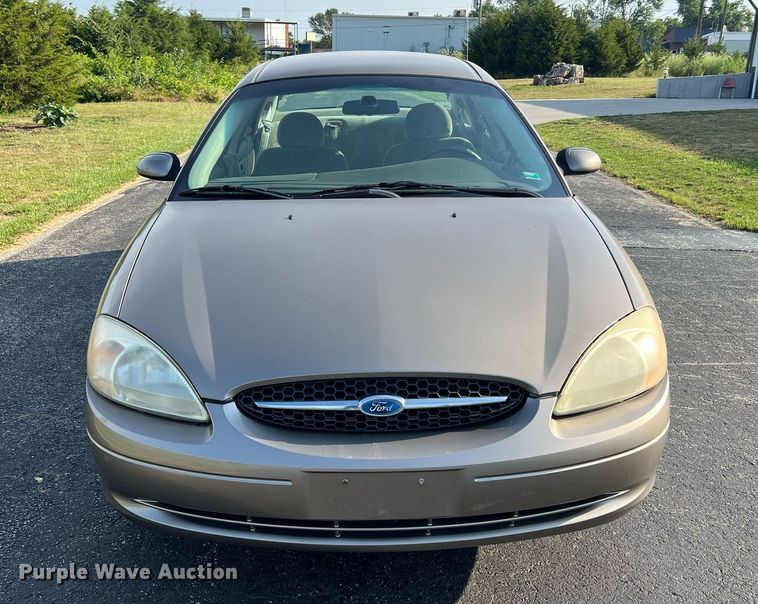 image for item DO2195 2002  Ford Taurus
