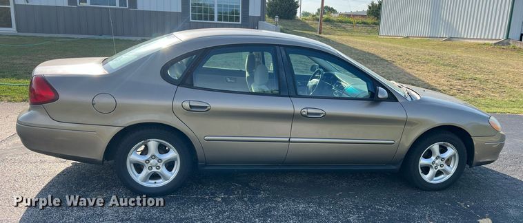 image for item DO2195 2002  Ford Taurus