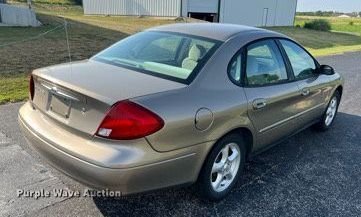 image for item DO2195 2002  Ford Taurus