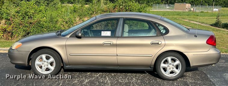 image for item DO2195 2002  Ford Taurus