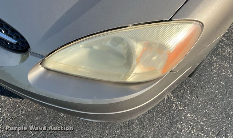 image for item DO2195 2002  Ford Taurus